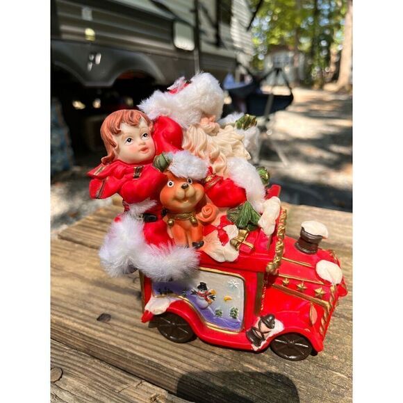 Santa Claus his helpers toys in a car￼ - Picture 8 of 16